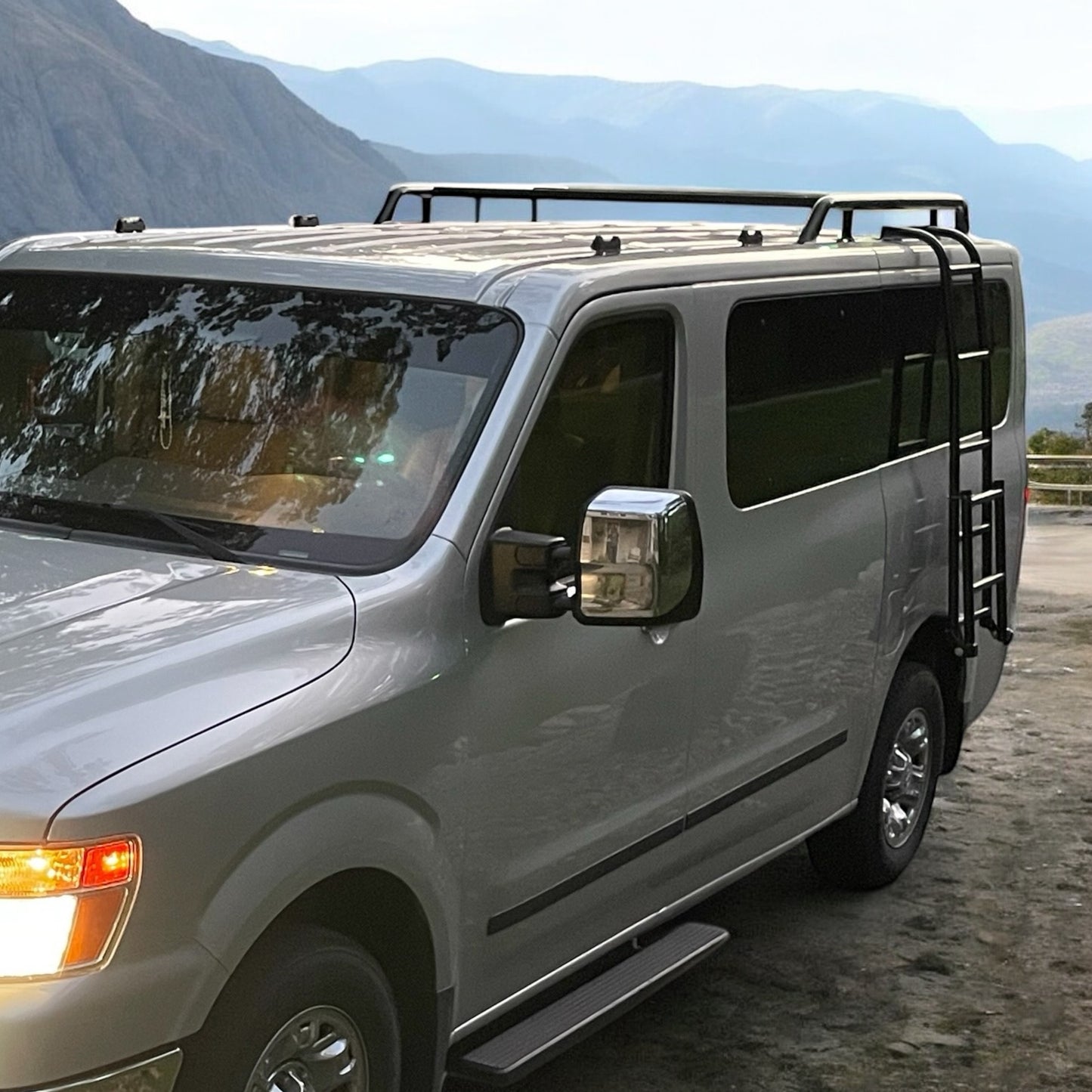 Luggage Custom Cross Bars for NISSAN NV 3500