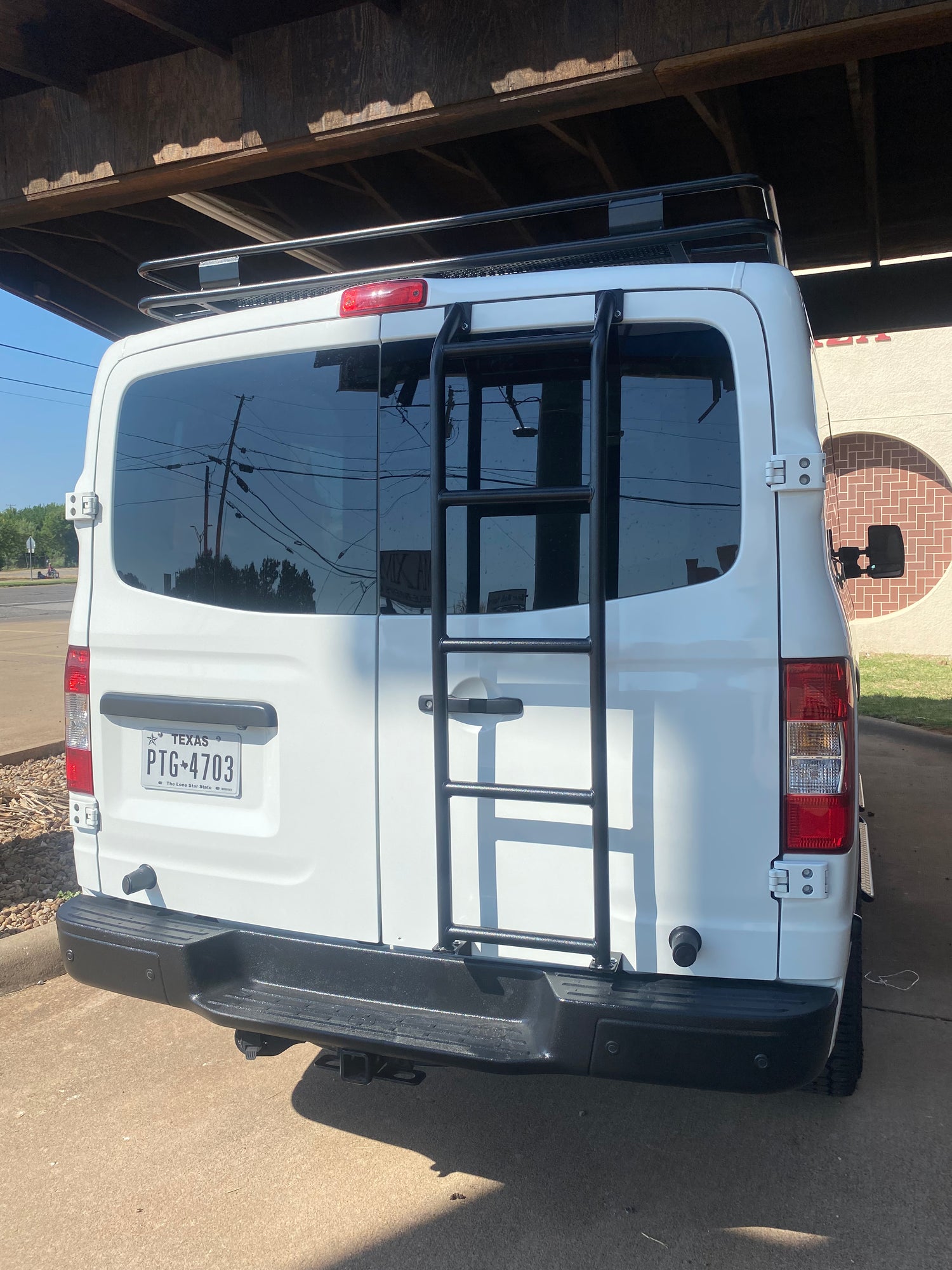 Nv2500 ladder rack with roller hot sale
